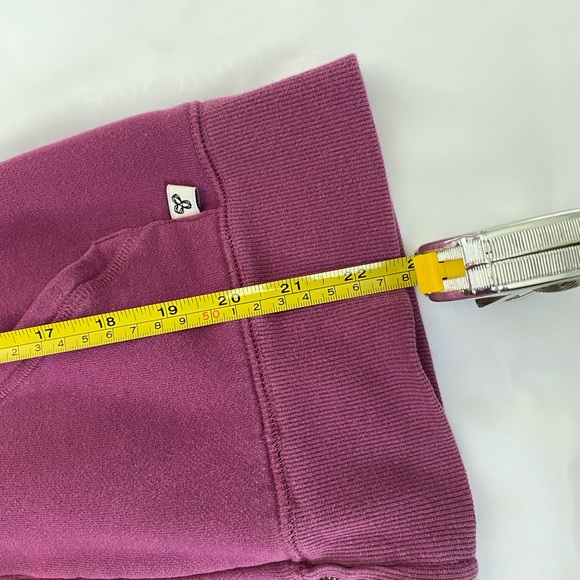 Aritzia TNA Zip Up Hoodie - Picture 4 of 7